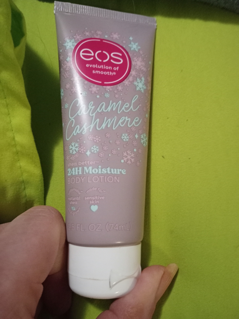 eos Caramel Cashmere Body Lotion — Light Pink